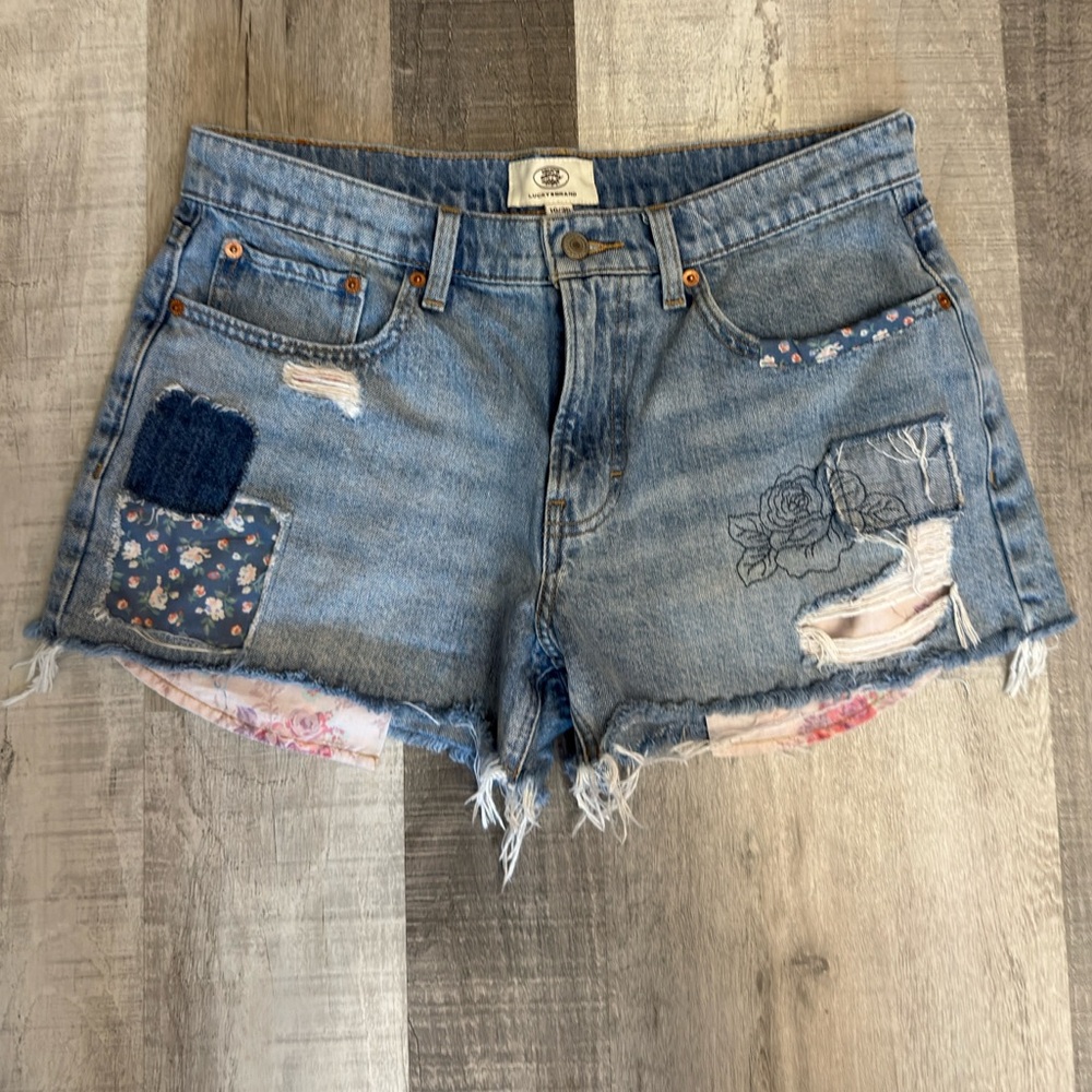 Women Lucky Brand Shorts 10/30
